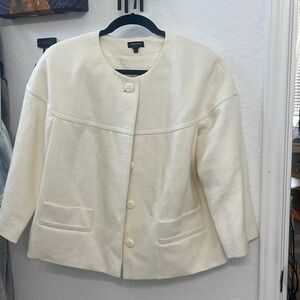 323- Vintage Worth Ivory Jacket Size Medium excellent condition.